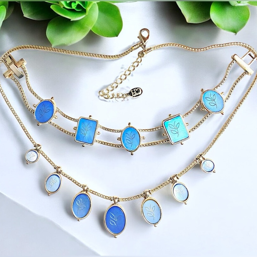 🌺Carolina Herrera Necklace & Earring Set
